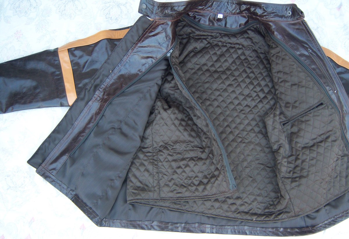 AuspexW's tweet photo. WORK EXAMPLE
Leather Jacket
we offer manufacturing services or your own designs at very competitive price. 

#leather #leatherjacket #leatherhoodie #jacket #sweatshirt #leatherfashion #oem #oemclothing #clothing, #leatherclothing #clothingbrand #sportswear #varsity #varsityjacket https://t.co/3TNA4jxV0U