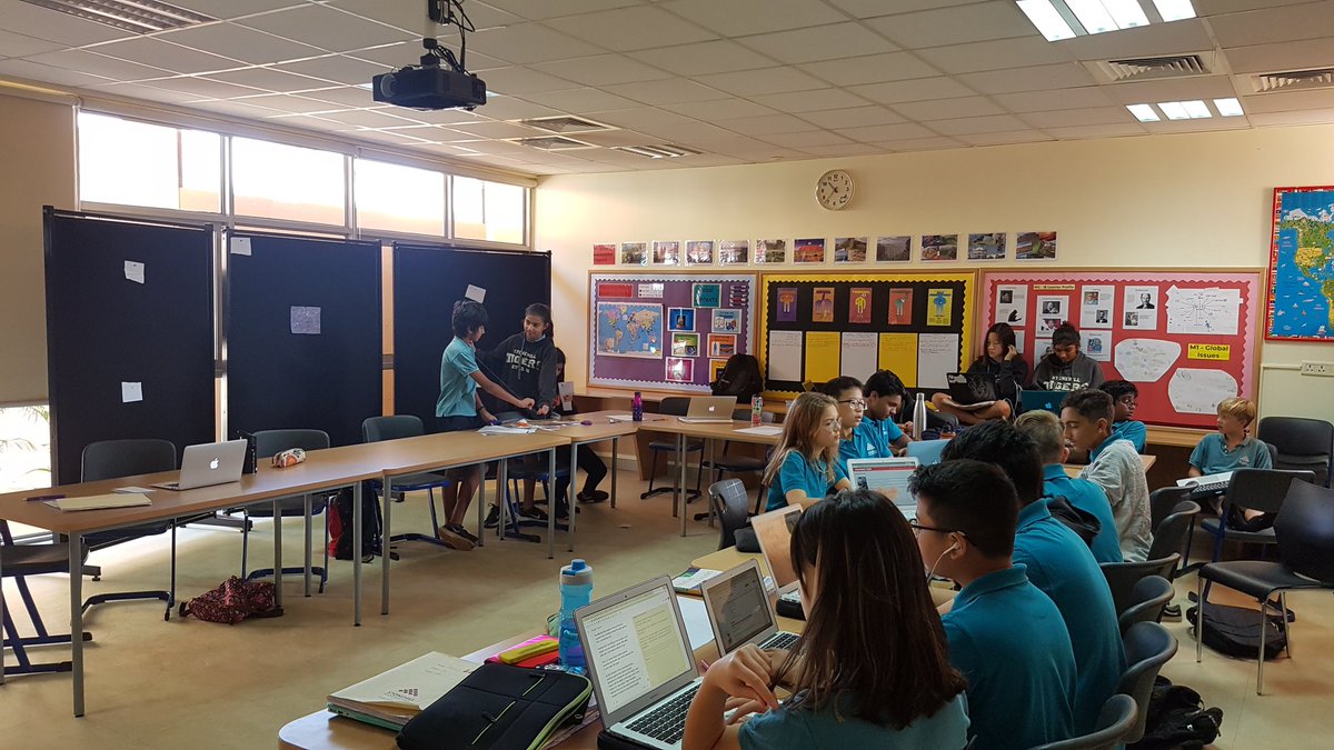 JoshISLearning's tweet photo. M2 trying to succeed where the Metropolitan Police failed in 1888 by solving the violent murders of Jack the Ripper. #sislearns #MetPolice https://t.co/B79JvVfB5J