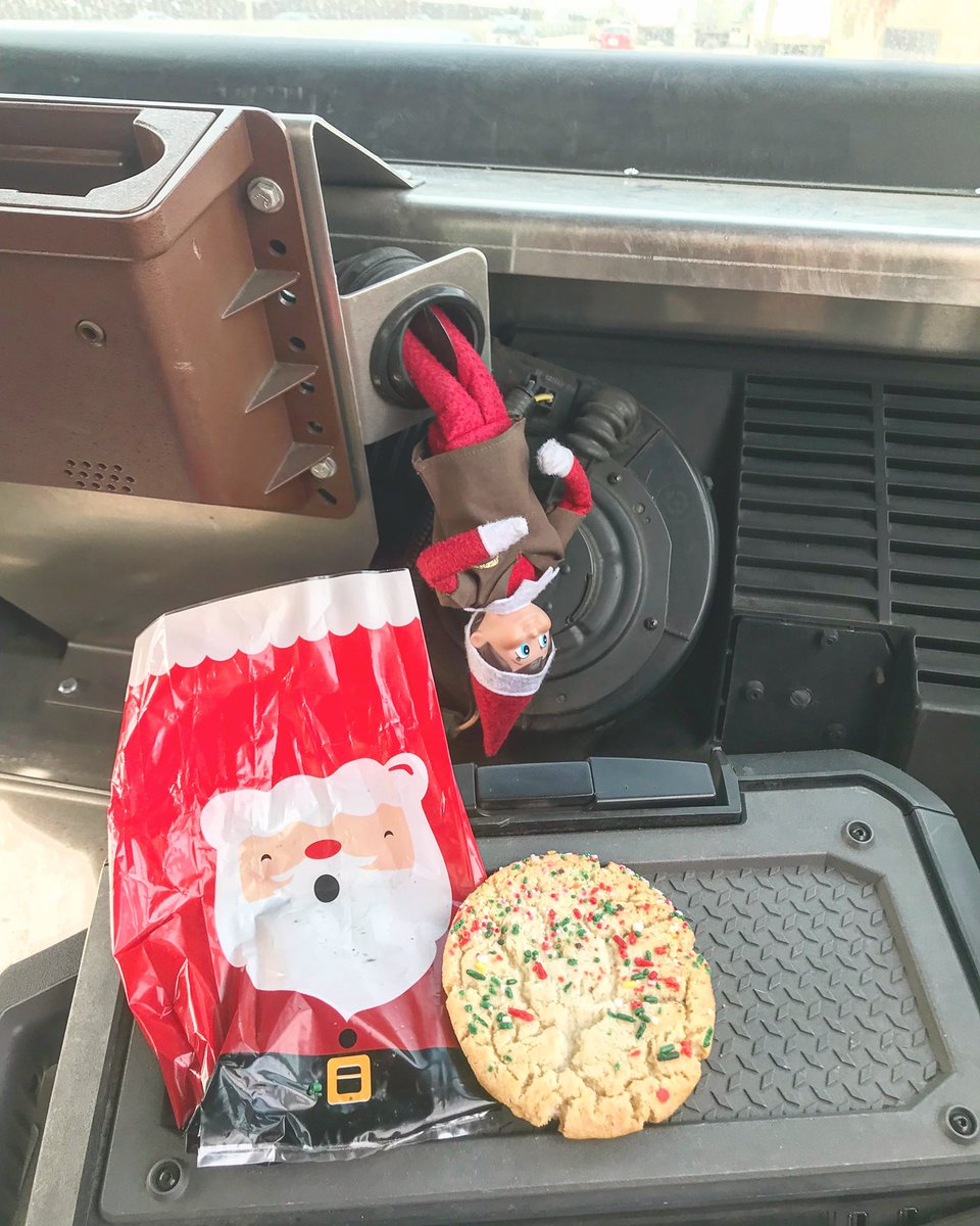 #TBT We’re really missing these jolly little guys. 🥺🎅🏼 #peaksmiles #staycalmhavefun #elfie #safetyfirst #coronacenter #ontario #ups #upsers #elfontheshelf #santaslilhelper <a href="/UPS/">UPS</a> <a href="/erockspark/">Erik Spark</a> <a href="/UPSers/">UPSers</a> @SouthCalUPSers <a href="/jrindafernshaw/">Fern Shaw</a> <a href="/MorabitoKeith/">Keith Morabito</a> <a href="/CoronaCenterUPS/">Corona Center</a>