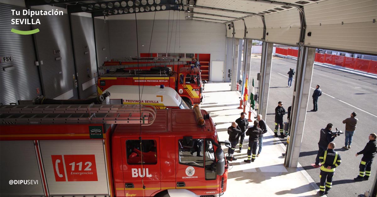 Esta mañana, en #Lebrija hacemos entrega a su ayuntamiento del nuevo edificio del parque de Bomberos que con un presupuesto de más de un 1,2 millones de euros, se pondrá en funcionamiento en las próximas semanas.