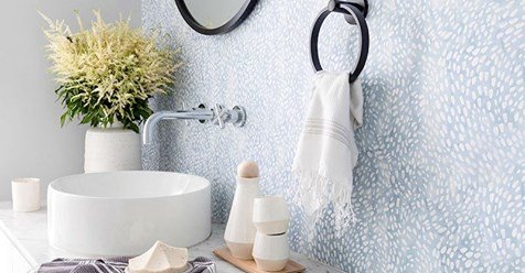 interioresmag's tweet image. Decorar los baños con flores es darle el toque de mimo y cuidado que todos deseamos experimentar.
revistainteriores.es/flores-complem…