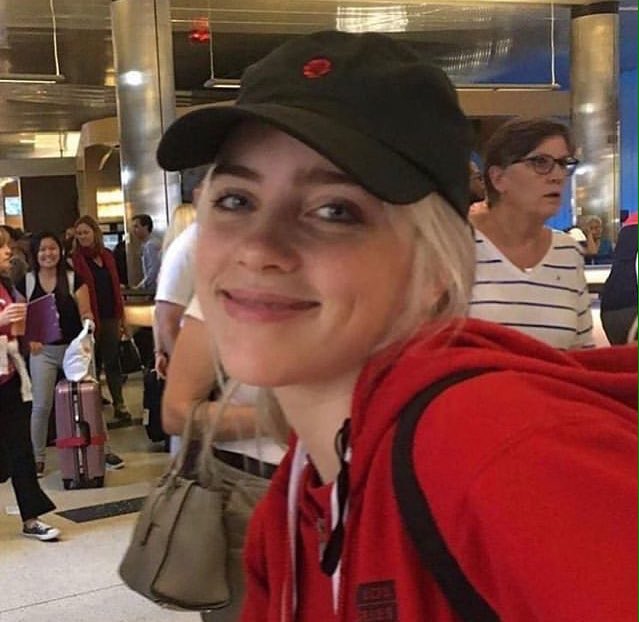 httpeilish's tweet photo. let's win this shit for billie

#iHeartAwards
#BestNewRock #BillieEilish https://t.co/ztXNLAA923