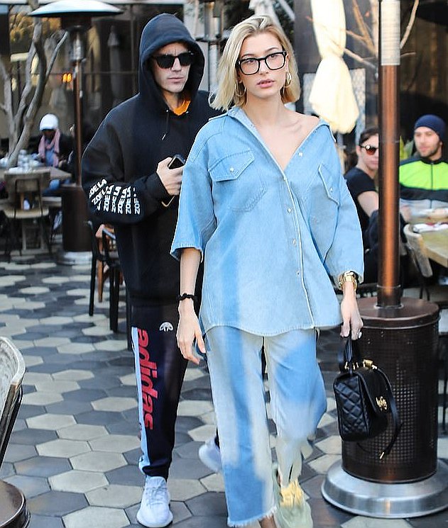 Hailey Bieber in a Nanushka Double Denim Outfit - https://denimology.com/2019/01/hailey-bieber-in-a-nanushka-double-denim-outfit … @haileybaldwin @haileybieber @justinbieber @nanushka #doubledenim #lightbluedenim #croppedjeans #hirisejeans #fun #dayout #lunch #enjoying #summeroutfit #styling #wearing #womensdenim
