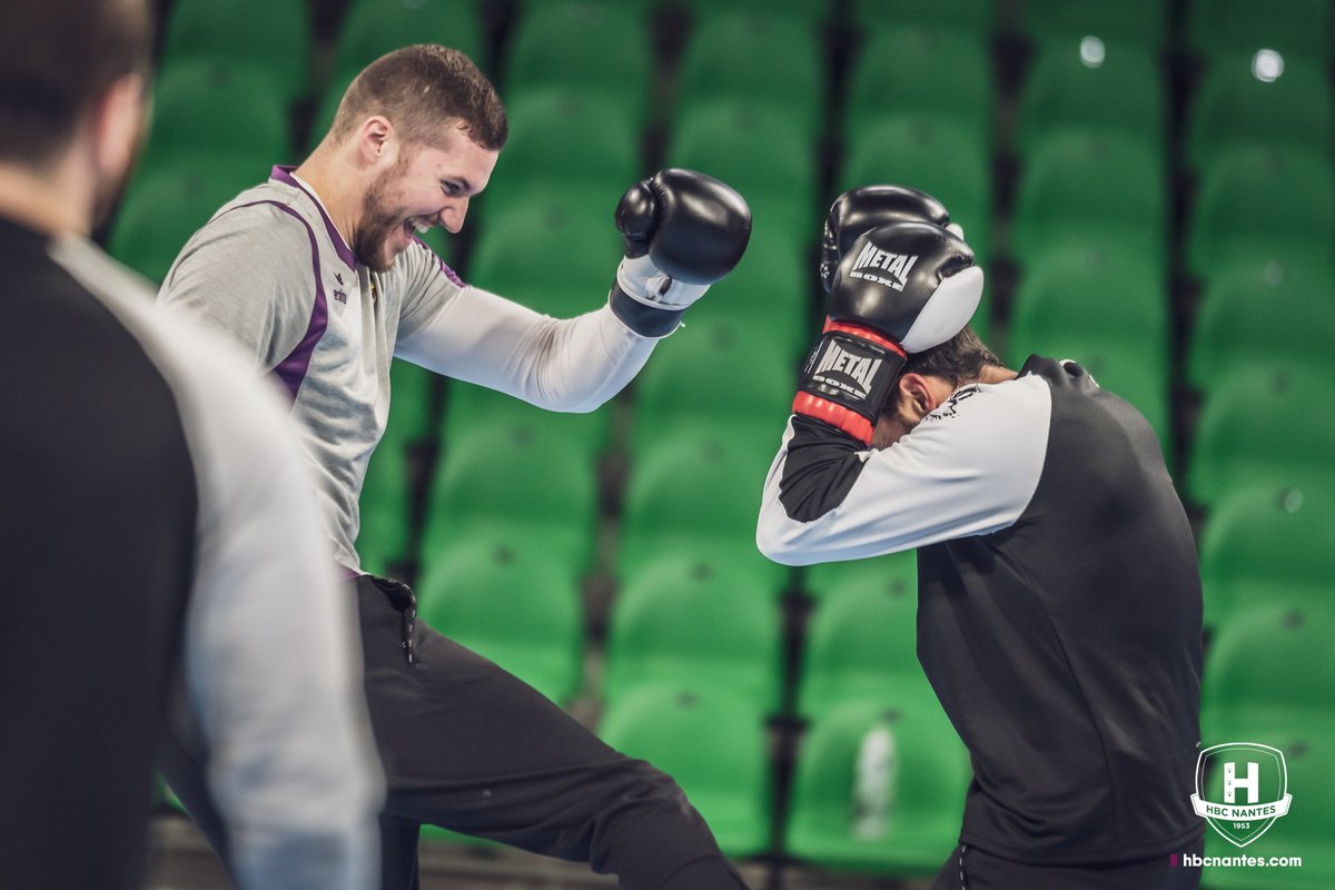 HBCNantes's tweet photo. 🥊Quand tu veux pour un octogone @booba !

🙄 https://t.co/VvI9FLaQAs