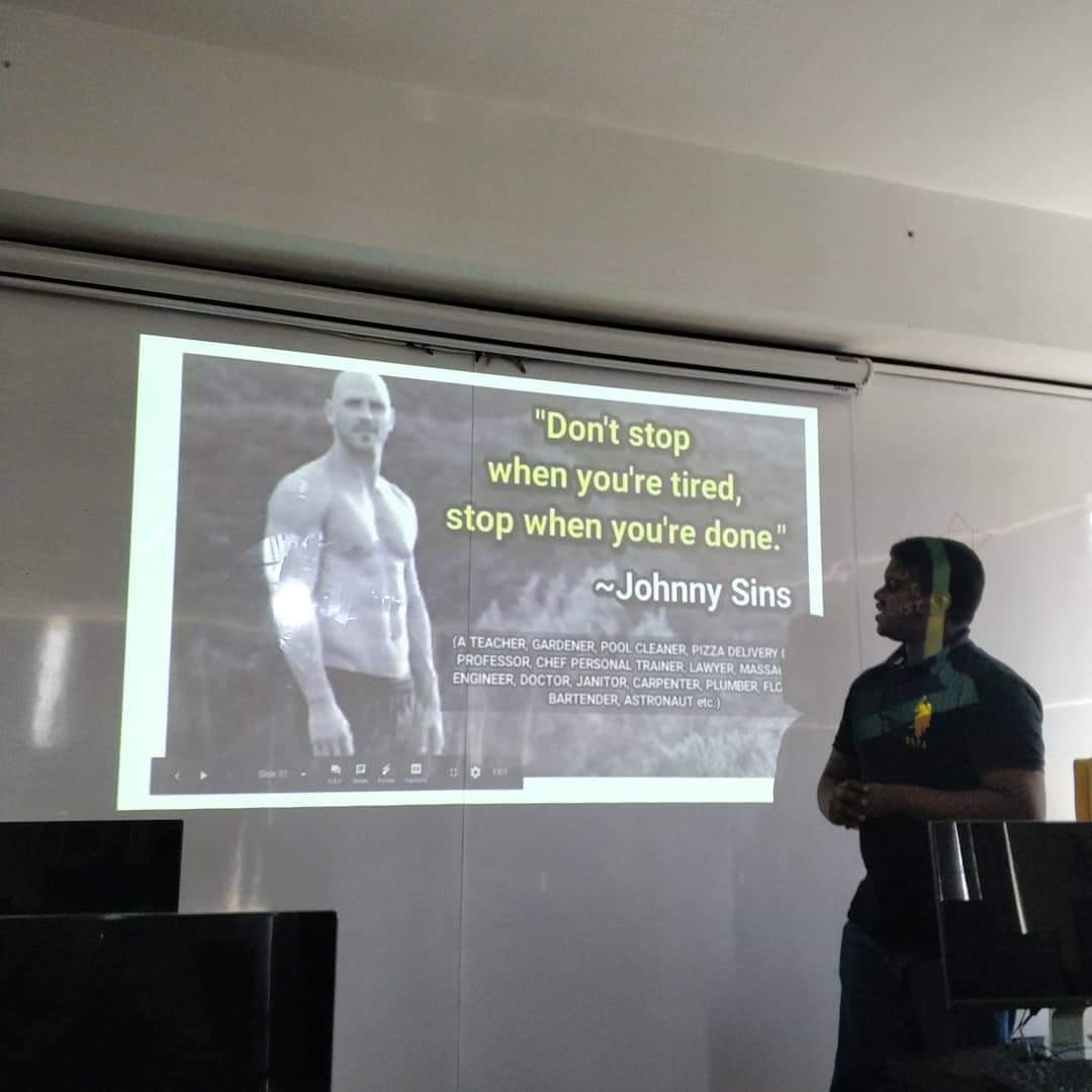 Jayampathi's tweet photo. when students do a presentation without any preparation.. @JohnnySins #johnnysins #SriLanka https://t.co/MhSfHHEL5W