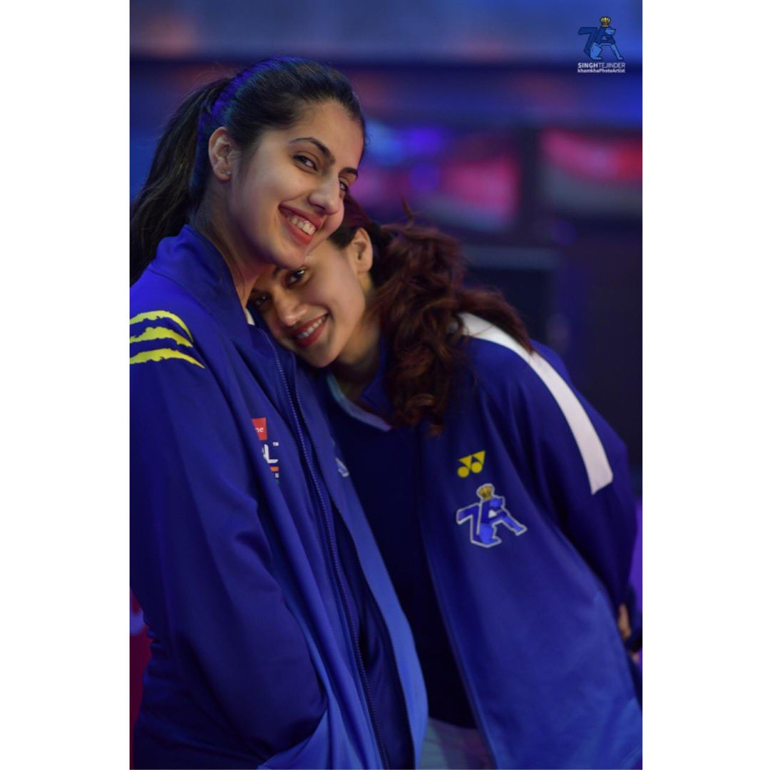 taapsee's tweet photo. Coz this shoulder will never leave me ! 👯‍♀️👭👩‍❤️‍💋‍👩
#SiblingLove 
📷: @khamkhaArtist https://t.co/2p8VAX8AFw