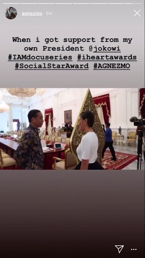 DEAR AGNEZMO! Please upload video ini juga ke twitter... Jangan lupa pakek hastagnya juga. Aku yakin 5k RTs bakalan bisa ditembus 😍😍😍 <a href="/agnezmo/">AGNEZ MO</a> <a href="/jokowi/">Joko Widodo</a> <a href="/the_agnation/">AGnation Official</a> #AgnezMo #SocialStarAward #iHeartAwards