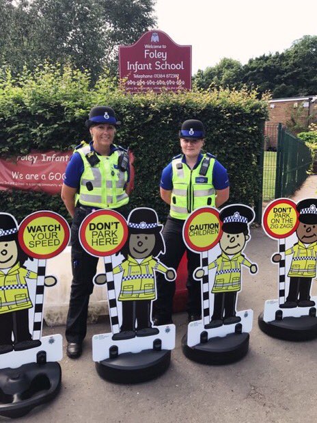 School_RdSafety's tweet photo. Today’s little tip for the #SchoolRun
For the #SafetyOfTheChildren DO NOT #Stop #DropOff #PickUp or #Park near the #SchoolGates
This is where most accidents involving children occur due to the congestion of traffic. ##KeepRoadMarkingsClear #CautionChildren #School #RoadSafety https://t.co/wUuM5bDNWG