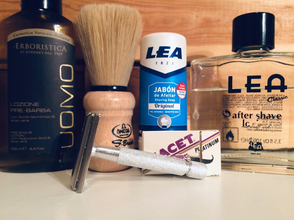 riky_76's tweet photo. Fresh and fast! #wetshaving #sotd #Lea #omegaSbrush #gillette #erboristica #shavelikeaman https://t.co/NMhVW97UKA