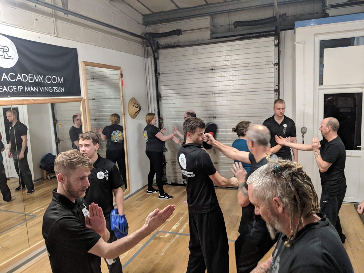 RobLeyAcademy1's tweet photo. Last night's new Thursday night class is now looking full. Looking forward to watching them develop as martial artists. https://t.co/L6MKUcZIrN