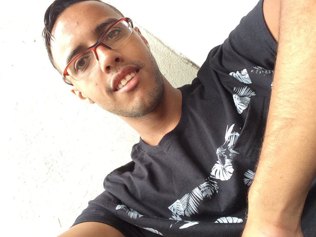 FuckLemos7's tweet photo. Alegria para sonhar e tempo para realizar #SextaDetremuraSDV https://t.co/Nck74zSCVF