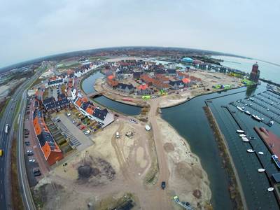 Waterfrontbewoners Harderwijk ‘monddood’ gemaakt bij nieuwbouw: Bewoners van het Waterfront in Harderwijk hebben bij de koop van hun woning moeten beloven geen bezwaar in te dienen tegen andere toekomstige bebouwing binnen het Waterfront, zoals nu bij de… dlvr.it/QwRDPC