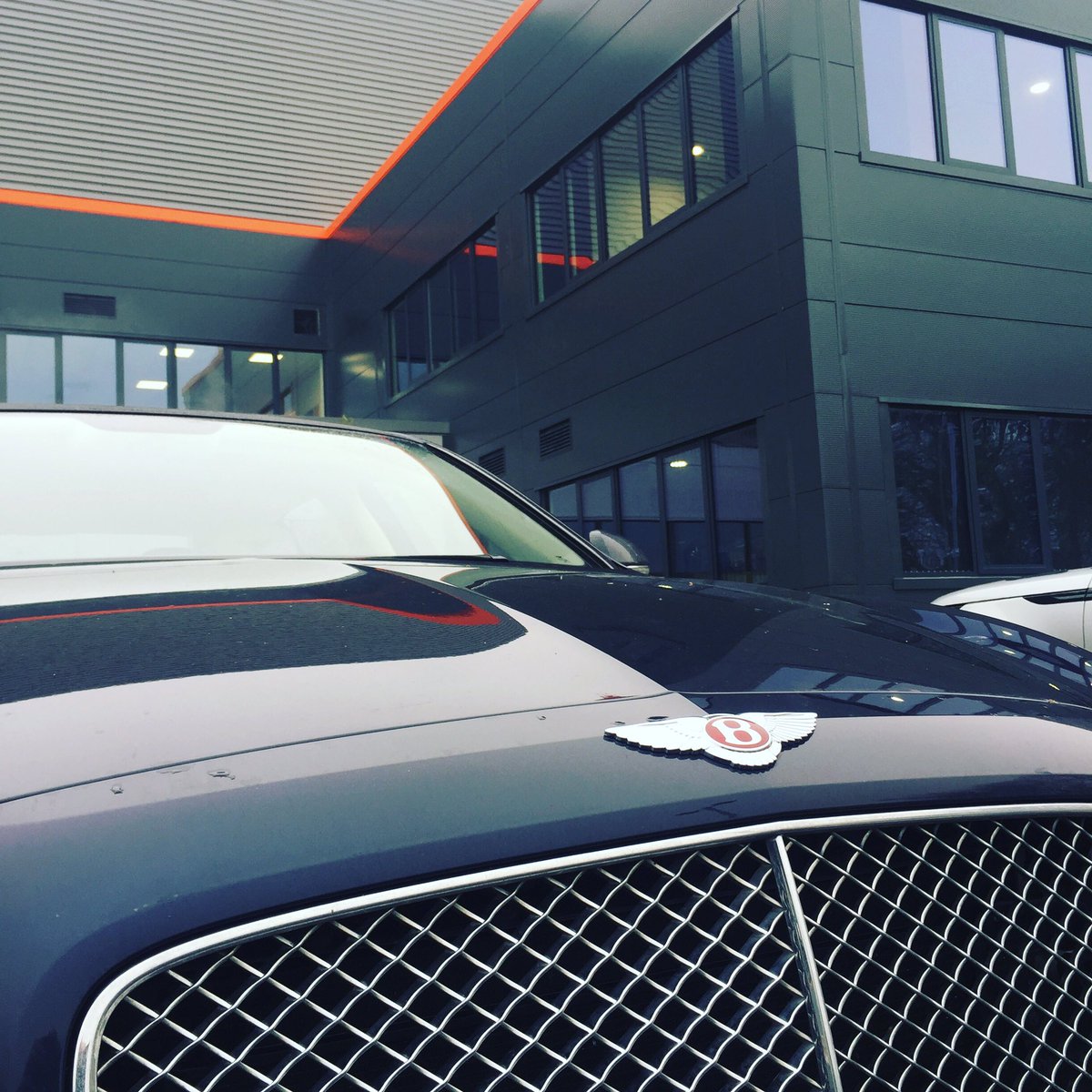 CPWChauffeurs's tweet photo. Driver only service for our clients.
#bentley #prestige #driveronly #clienttrust #chauffeur https://t.co/ro8So7n6TD