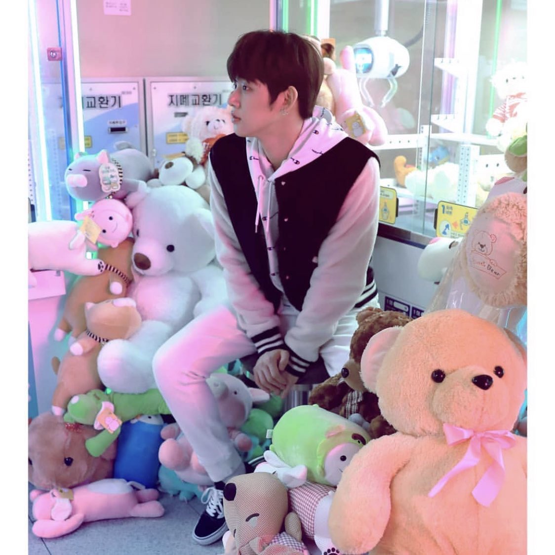 DwnfHFJWsAEmap4.jpg:orig