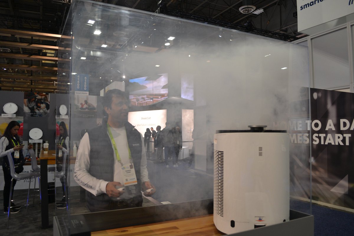ecovacsrobotics's tweet photo. #RoboticIntelligneceisHome Day 3
The ATMOBOT is the first air purifier that moves all around your home, bringing the benefits of cleaner air to your whole space. #CES #CES2019 #ECOVACS #DEEBOT #WINBOT #Floorcleaningrobot #Windowcleaningrobot #Roboticintelligenceishome https://t.co/43tLrYWwZe