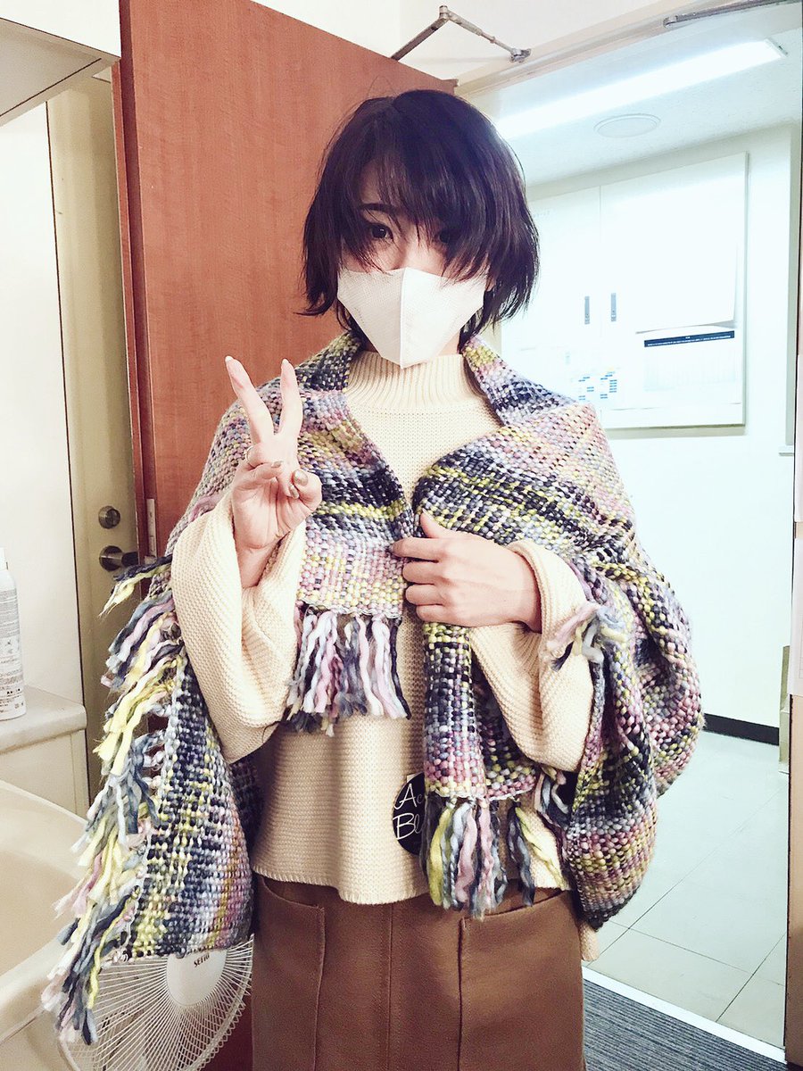 福圓美里 クロジ 白い雪と赤い華 準備中 なみちょうさんからショールをいただきました あったかい 今日もがんばる狼の穴