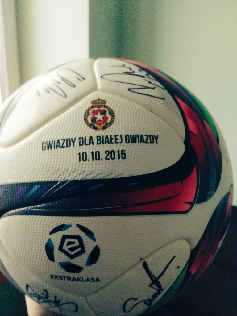 Piłka kupiona w pierwszej akcji <a href="/WislaKrakowSA/">Wisła Kraków</a> na <a href="/Fans4Club/">Fans4Club</a> . Wystawiam na licytację, a na końcu proszę zwycięzcę,aby całość kwoty przekazał na #50kforWK . Start od 19,06zł. Licytacja do soboty 12.01 do godziny 22!
<a href="/reymontta22/">Grupa ReymonTTa22</a>
<a href="/SociosWisla/">Socios Wisła Kraków</a>