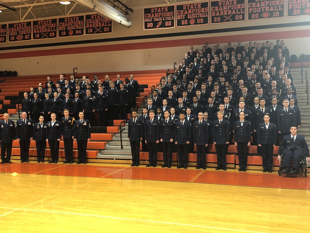 EmEl459's tweet image. Congratulations to all ROTC staff and  students on a fantastic inspection today! #NoBullJustDogs #ProudAdmin