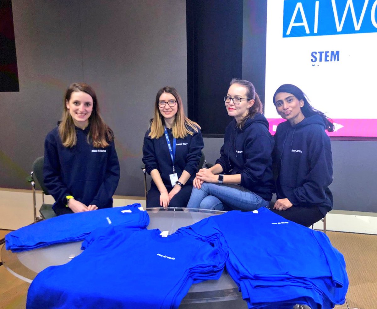 _andreeaionescu's tweet image. There is no #codeathon without cool branded T-shirts for everyone 👕 #codingday #BofAMLTech @karismatiramisu @CPascalau