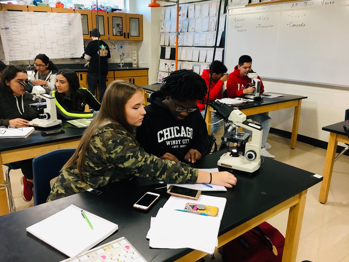CoronadoSUSD's tweet photo. Today, in Dr. Nichols AP Biology Class, students engaged in problem based learning by designing their own experiments to explain a cell cycle phenomenon at an advanced level. #riseasone #donsleadtheway #pbell https://t.co/cxdcOK5mkD