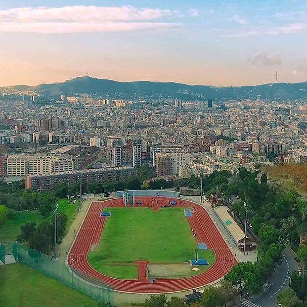 BookingSportsFa's tweet photo. Consejo 3: Para aumentar  ingresos de las instalaciones deportivas: Haz sentir a tus clientes como deportistas de alto rendimiento, ¿Qué servicios o privilegios puedes añadir para hacerlos sentir así? Ej: Uso exclusivo del espacio, con reserva on-line https://t.co/B0a15gW3qZ https://t.co/s5agU7sdbW