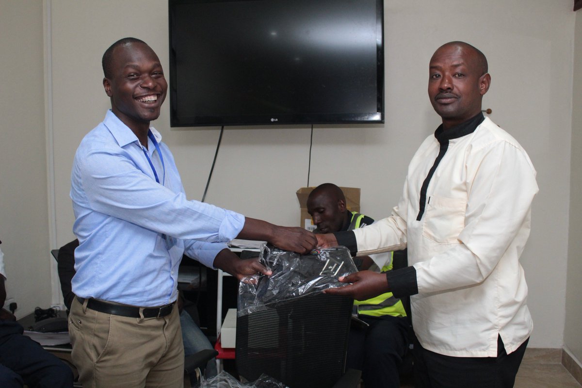 tomosizfarm's tweet photo. The @tomosigroup's Managing Director, Mr. Henry Obwoya Otto presents beautiful Group customised shirts to @tomosizfarm staff as we kick off the new year 2019.
#MadeInAfrica https://t.co/byvRQjKx7F