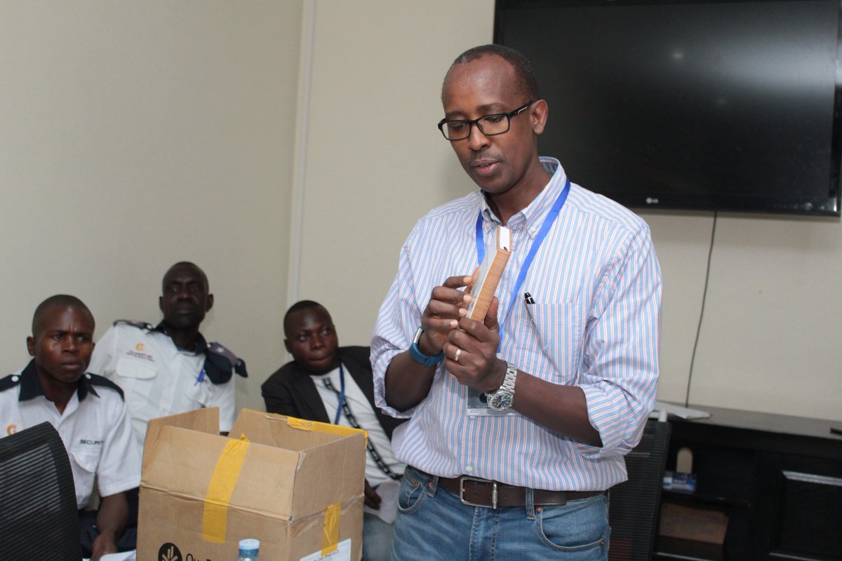 tomosizfarm's tweet photo. @tomosigroup Director Mr. @Odrek_Rwabwogo presents gifts of beautiful customised 2019 diaries with inscriptions of the Group's new commitments and goals to @tomosizfarm 's Staff at the Tomosi Business Park, Luzira Portbell. 
#MadeInAfrica https://t.co/eC6jdBEP1V