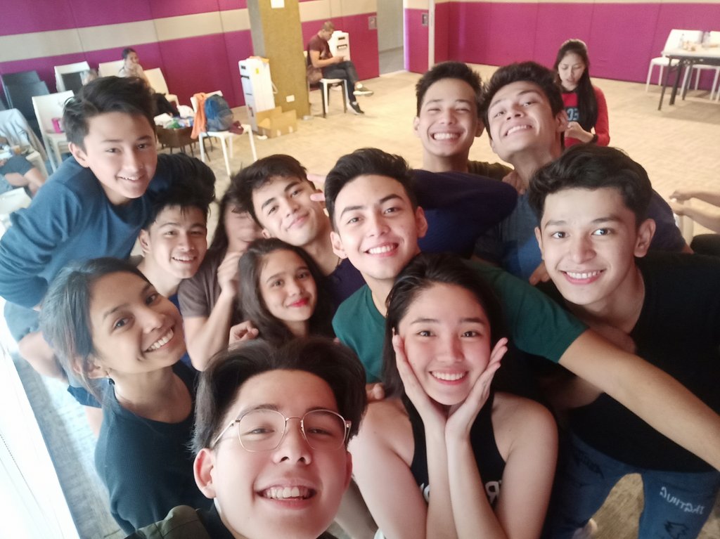 CrizaTaaOFC's tweet photo. RT KUNG MAHAL MO ANG PAMILYANG ITO

#TeamCSHForMTWI 
@Crizajoy_ @lienelpnavidad
@m_quinoo @achilles_samain @aliabinal002 @KurtAccOfficial @AljonMendoza_ @itbeme_art @WorsleyOfficial @FianGranco168 © https://t.co/kVVU6SRvV5