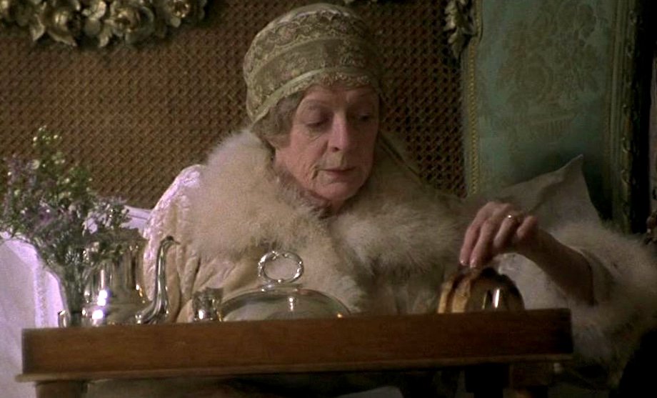 AViewfromtheStalls on Twitter: "Bought marmalade 😝. Maggie as Constance Trentham in "Gosford Park" (R. Altman, 2001) #MaggieSmith #AViewfromtheStalls https://t.co/aFhEppggek" / Twitter