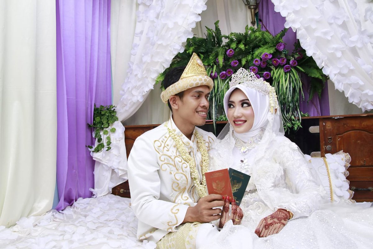YenniPwt's tweet photo. Alhamdulillah udah HALAL 12.10.2018 https://t.co/RpVNZLxlVs