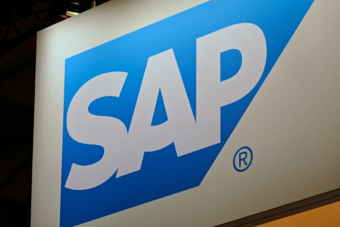 WEI_com's tweet photo. .@SAP aims to leave your data where it finds it, centralizing only the processing, not the storage. @ParisGeek explains how it works for @CIOOnline. #BigData #DataCenterStrategy
https://t.co/gPkIwEfSnp https://t.co/ir2KGE0ibk