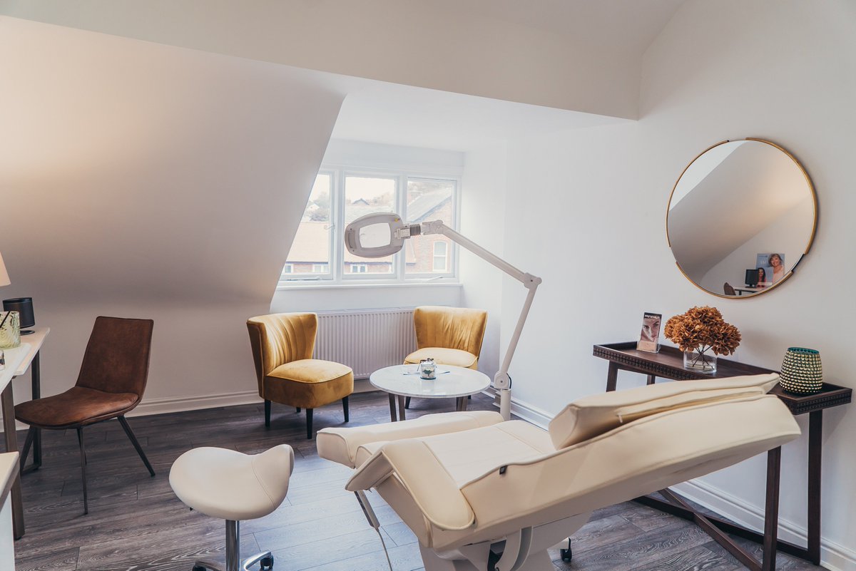 Welcome to our stunning new clinic in Hale. Same inimitable skill and charm from Dr Ahmed, same free consultations, all in a brand new location!

#cheshire #hale #botoxhale #antiaging #skin #antiwrinkle #cheshirebotox #drahmed #aesthetics #aestheticshale