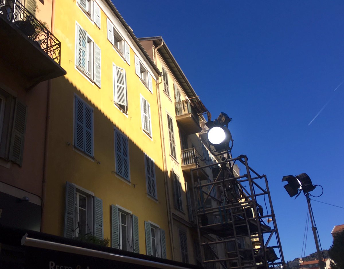 jercrunchant's tweet photo. #PointMétéo le jour azuréen #Nice06 #placedupin #tournage #Cotedazurfrance https://t.co/cUuZC8WnJ6