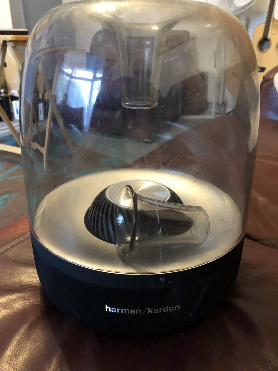 lammie_j's tweet image. @HarmanKardon great design here or the use of cheap clue.

Nothing wrong with the speaker other than I now have a distorted noise and vibration from the cone rattling around inside the unit.

Looking for ideas?

#harmankardon #avforums