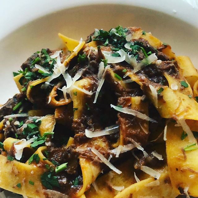 Lekker wintergerechtje. Pappardelle met hertenwang. Fijn lunchen bij Park in Hotel Arena. #winter bit.ly/2H83say