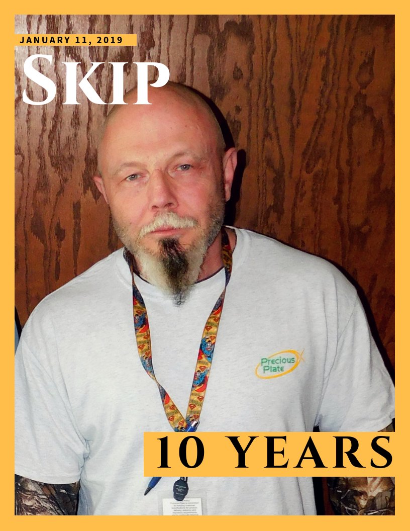 PreciousPlate's tweet photo. This week was full of #milestoneanniversaries! Congrats to all of our employees who reached a milestone!! 

Mark Slimko - 5 Years 🌟
Robert Gzyl - 10 years 🌟🌟
Brian Krzyskoski - 25 years 🌟🌟🌟🌟🌟

#Anniversary #PreciousPlate #Milestones #Employees #Appreciation #Manufacturing https://t.co/jfEWsv2ehA