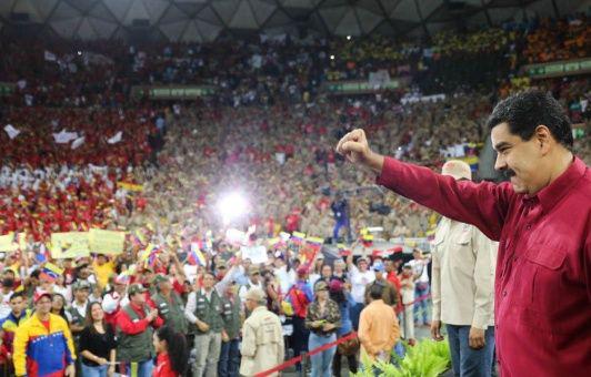 Valiente y abarcador discurso de Maduro en su toma de posesión ante el Tribunal Supremo. Sin temor ante las amenazas y los riesgos. Con optimismo y confianza en el pueblo ante los enormes desafíos que demanda la batalla contra la burocracia, la corrupción y la ineficiencia.