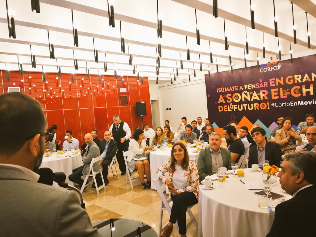 En estos momentos, <a href="/alvaroundurraga/">Álvaro Undurraga Julio 🇨🇱</a> y <a href="/pata_orellana/">Patricia Orellana</a>, Directora del @ctdcorfo anuncian que <a href="/PedroVidalCL/">Pedro</a>, gte. de <a href="/SeSantiagoCL/">Sé Santiago Smart City</a>, pasa a ser Coordinador del Plan Nacional de Ciudades Inteligentes de <a href="/Corfo/">Corfo</a>. Un gran desafío para un gran líder 👏👏#CorfoEnMovimiento