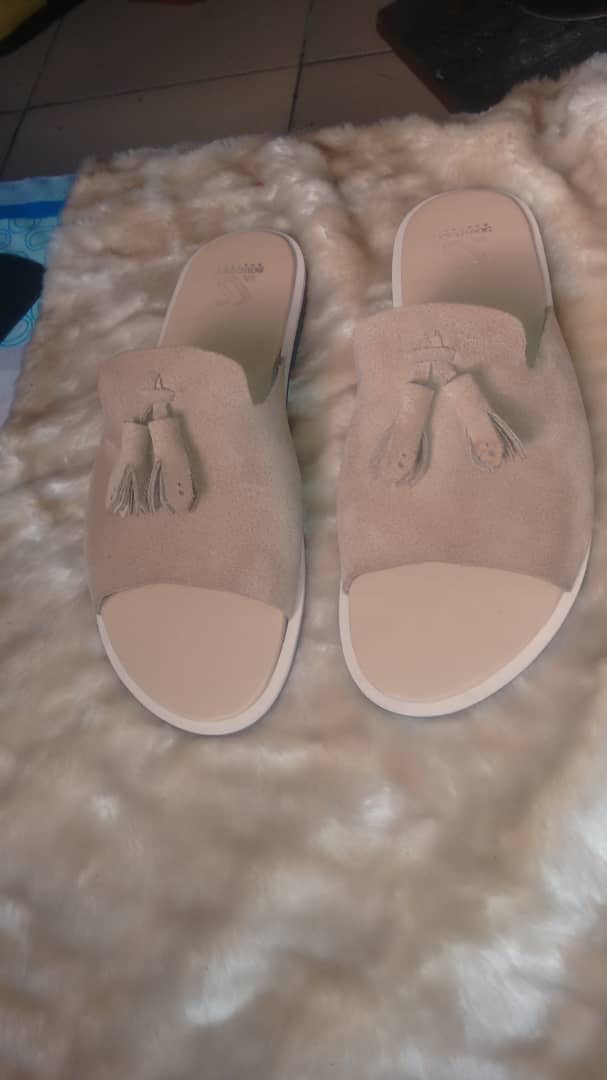 ZariFootwears's tweet photo. I make shoes, sandals and slippers, your comfort matters to me. Whatsapp: 08068431149 #Askdavido #Talk #Falz #Prodigeezy #delivery https://t.co/7HqNJASPcC