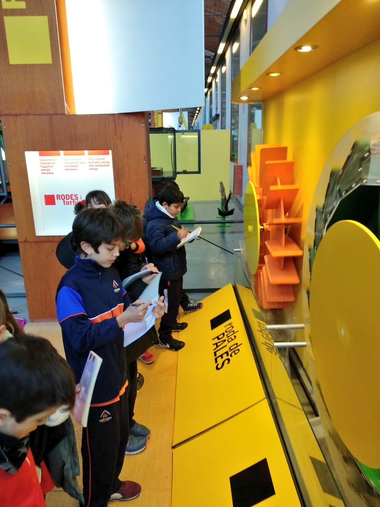 SalesiansRoc's tweet photo. L'alumnat de #rocep3 i #rocep4 comencem el nostre projecte sobre l'energia amb la visita al Museu de la Ciència i la Tecnologia de Terrassa @mNACTEC #rocsalesians1819 https://t.co/AOOZz4pXSj