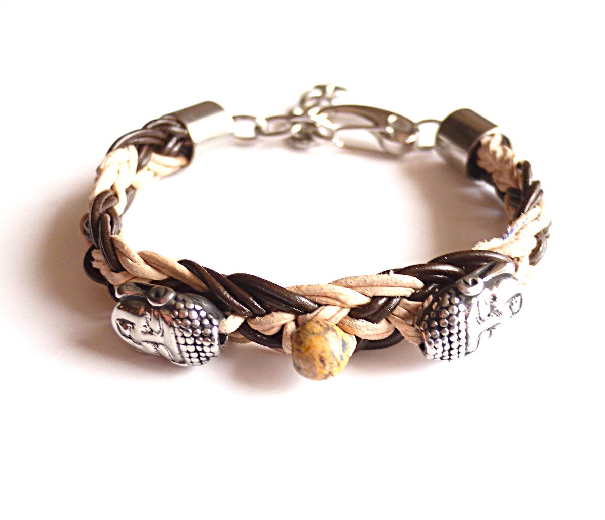 scarllara's tweet photo. bracelets en cuir tressé à la main façon japonaise, pour elle ou lui #recbijoux #braceletsunisexes #braceletsmixtes #unisexbracelet #menandwomenbracelets https://t.co/K8Av7qtqRC