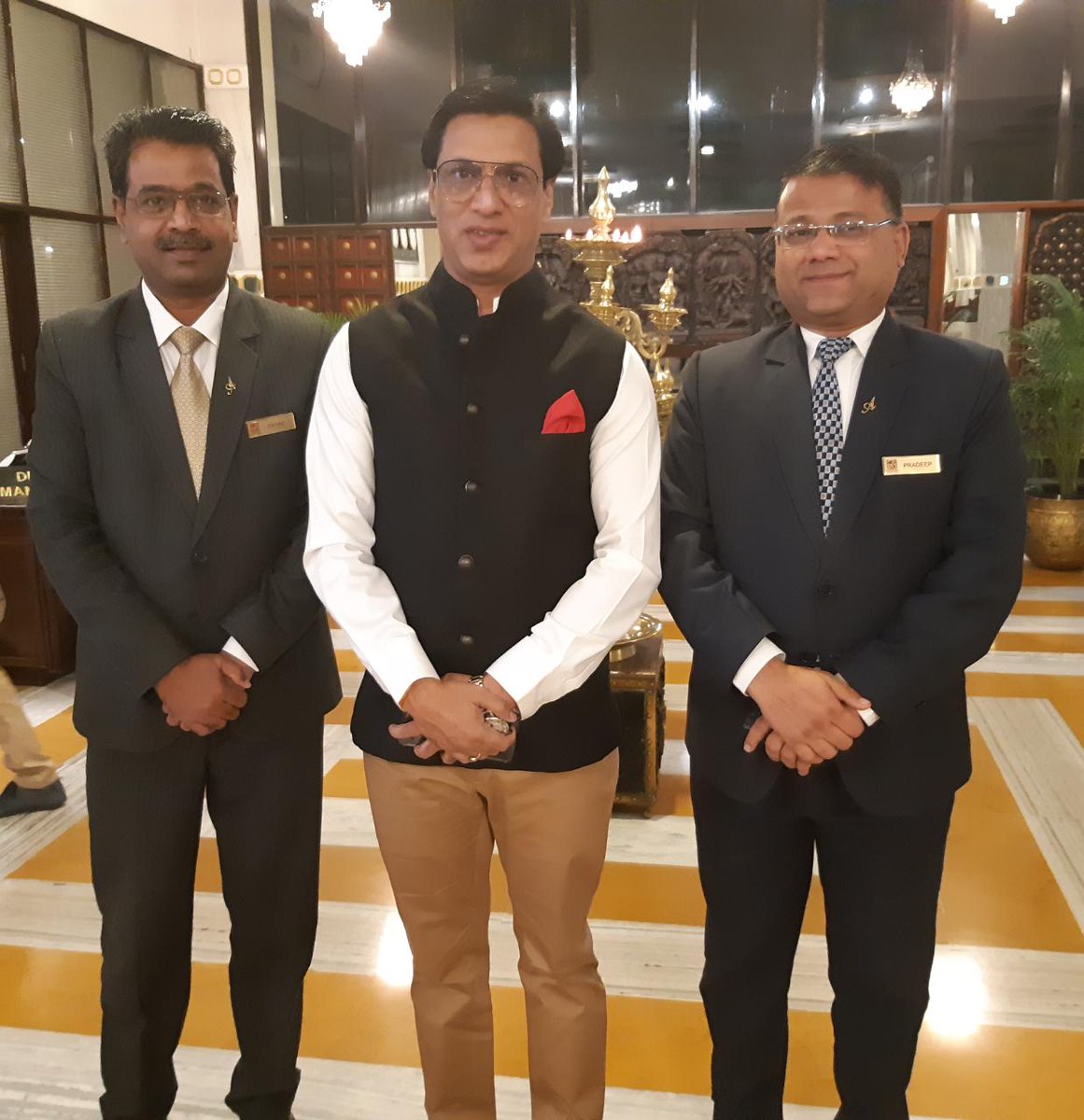GroupAmbassador's tweet photo. Mr. Pradeep Maheshwari - General Manager and his Team at Ambassador Ajanta, Aurangabad welcomes eminent personalities and celebrities from Indian Film Fraternity

Mr. Madhur Bandarkar - Film Director
Mr. N Chandra - Director, Writer &amp; Producer

#AmbassadorGroupOfIndia https://t.co/weK5ndvueq