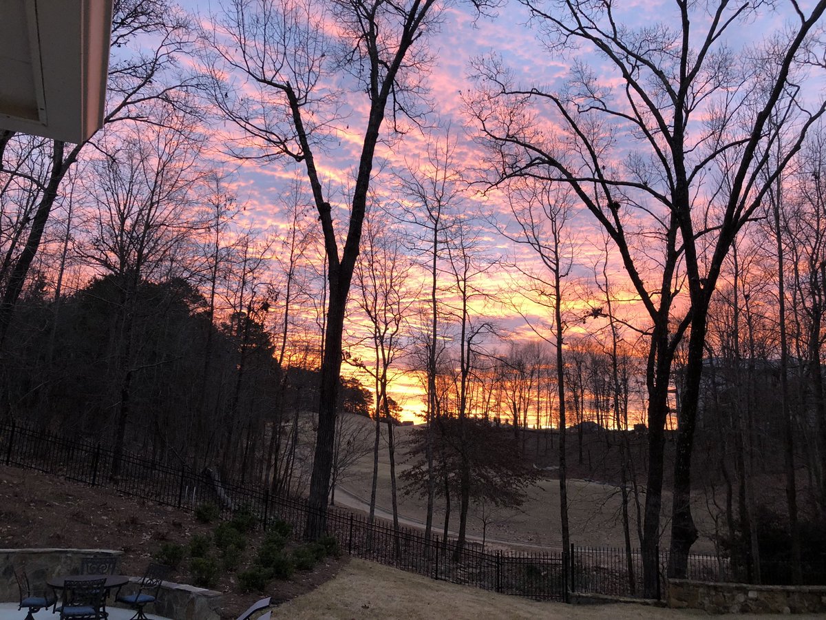 kermitdavisjr's tweet photo. Going over early Video clips of Miss State got distracted by the Beautiful sunrise in Oxford!! Hotty Toddy🔴🔵! What a place it is!! https://t.co/FpRgX70Rjr