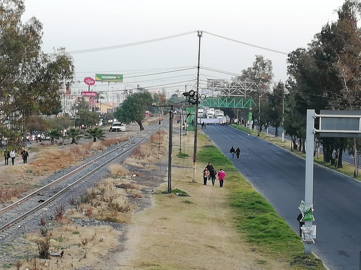 aldecaunam's tweet photo. Se encuentra cerrada Av Central dirección norte a sur a la altura de la Bodega Aurrera de Jardines de Guadalupe https://t.co/ZegGuIvUgC
