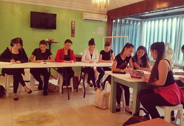 Inscripciones Abiertas! 
Pregunta por nuestros próximos talleres: * Taller de Maquillaje e Imagen Personal * Taller de Etiqueta de Comedor * Taller de Patronaje, Corte y Confección Blusas y Vestidos, dirigido por @lili8amesa * Taller de Etiqueta e Imagen… bit.ly/2RFKfkK