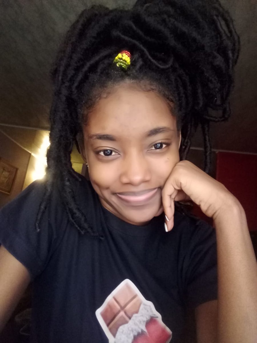 _Shyelle_'s tweet photo. DM for faux locs. I try to do them very realistic but you can also have them done really neatly if you please. I use Shea butter to moisturize so if you don't want that bring your own till I can stock up. #hairincluded #600 #nopullededges #SignalBoost please. Fees affi pay https://t.co/Yhklw2veXH