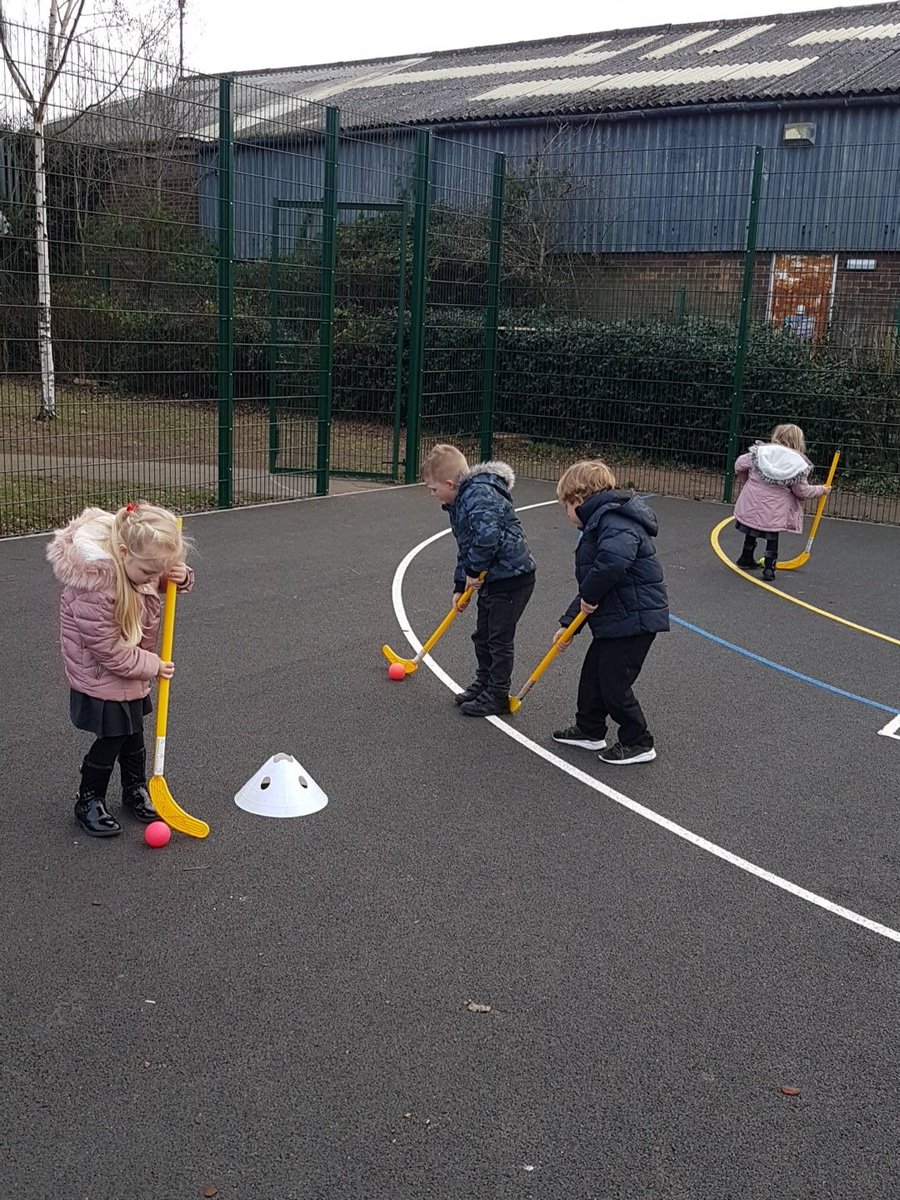 HSharp68's tweet photo. This afternoon @F2Norbridge are enjoying a PE lesson with Mr Scott- They are learning some new hockey skills 🏑 #PE #hockeyskills https://t.co/i2TvXTHztC