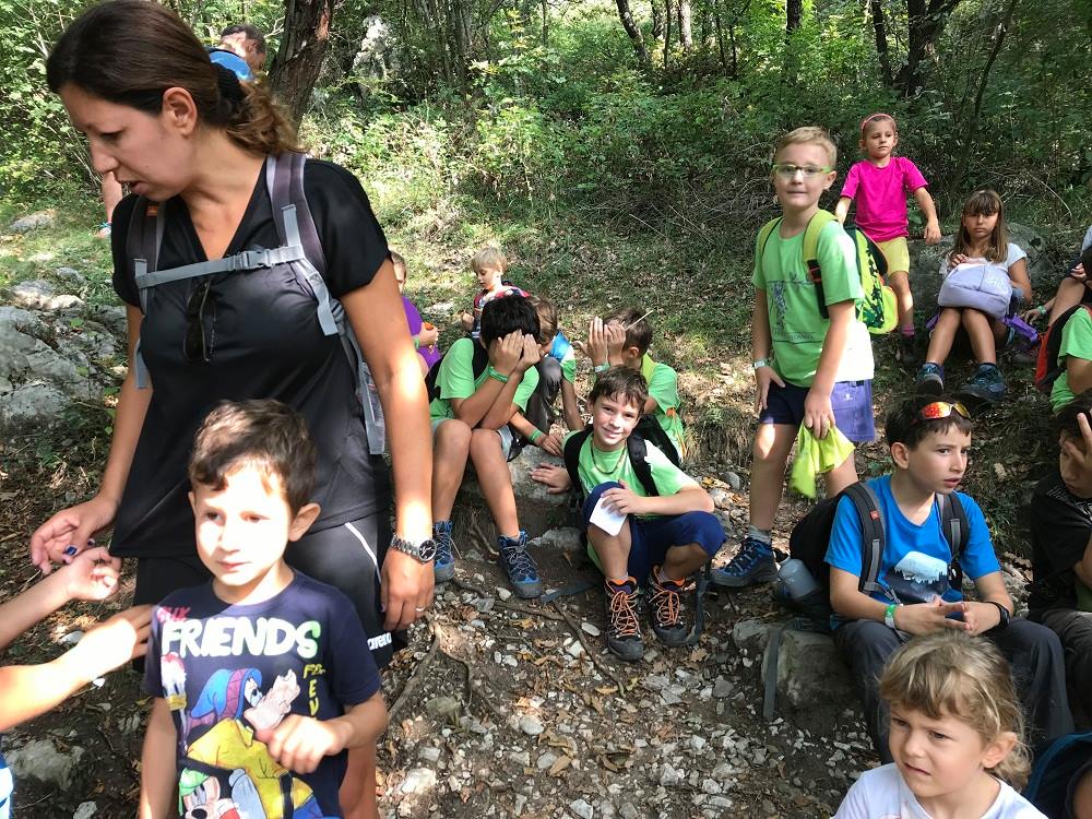 CAI150's tweet photo. #FamilyCAI #Macherio #Vedano, via alle attività 2019!
#27gennaio appuntamento con l’incontro “Pedagogia per l’ambiente. Contenuti e strategie per accompagnare i vostri figli in montagna” e la presentazione del programma; spazio per per giocare per i bimbi: https://t.co/87ukHrx3LD https://t.co/2tG7n8tHjK