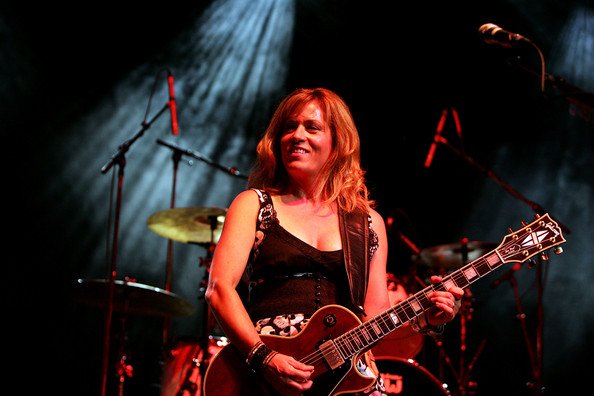 Wishing awesome rocker & guitarist, Vicki Peterson (The Bangles) a very HAPPY BIRTHDAY today! 