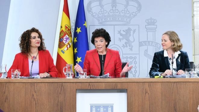 El Consejo de Ministros y Ministras ha aprobado un Proyecto de #PGE2019 que favorece a la inmensa mayoría, traslada la recuperación económica a los bolsillos de las personas, y encara el futuro desde el desarrollo y la cohesión social y territorial. #CMin